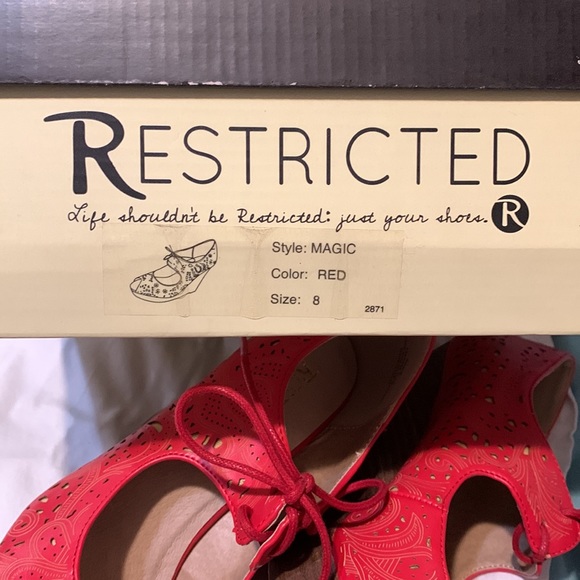 Red brand new wedges by Restricted - Picture 4 of 4